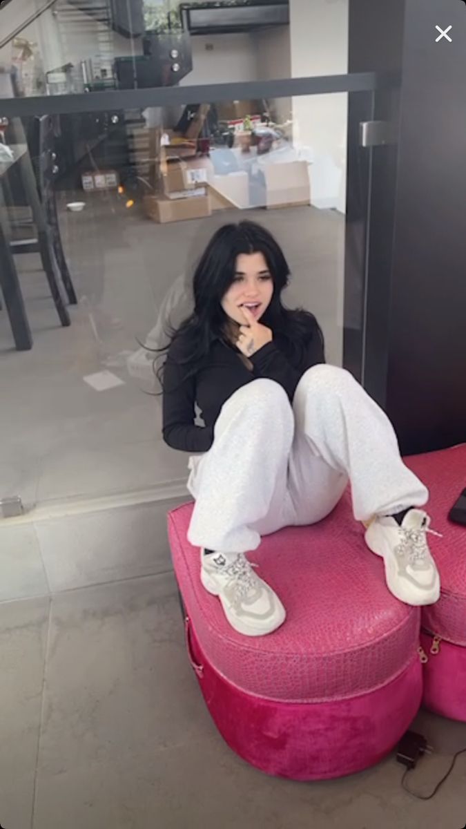 nessa barrett feet 3