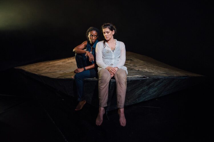 neve mcintosh feet 4