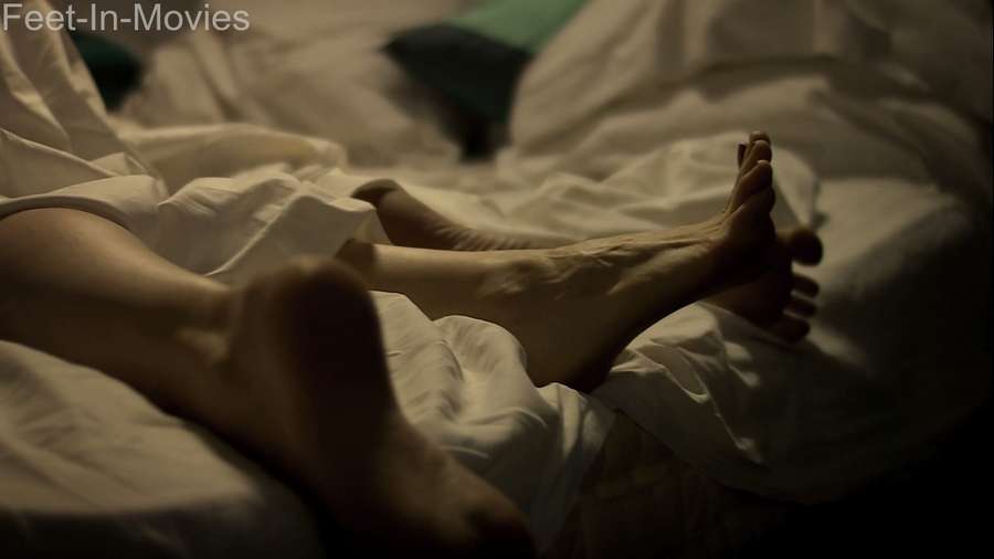 neve mcintosh feet 5