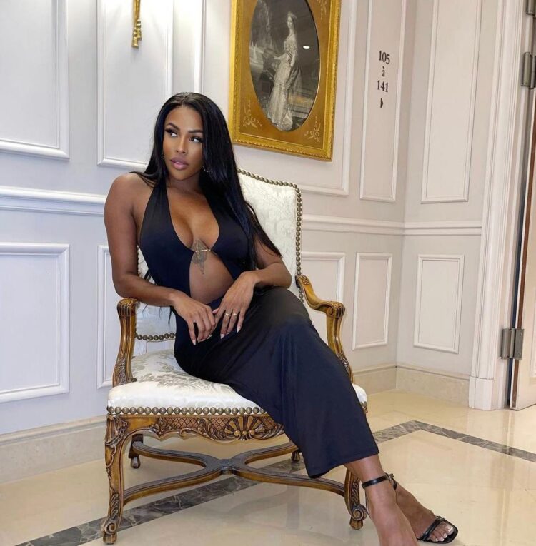 neverly paris feet 4