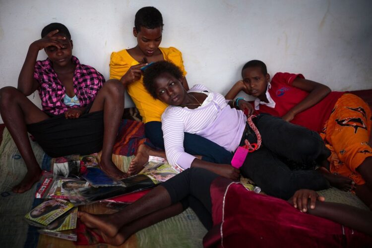 newsha tavakolian feet 3