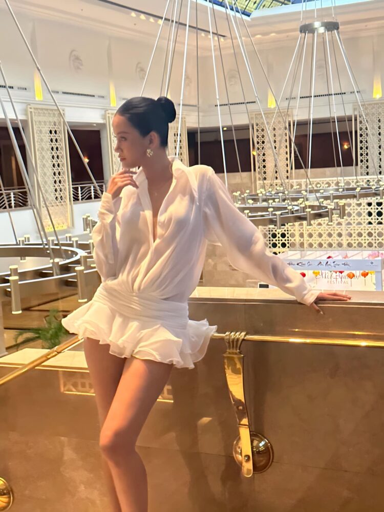 nguyen huong ly feet 1