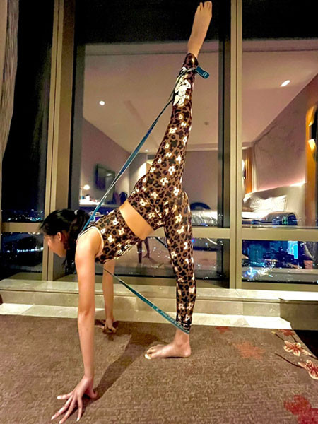 nguyen tran khanhh linh feet