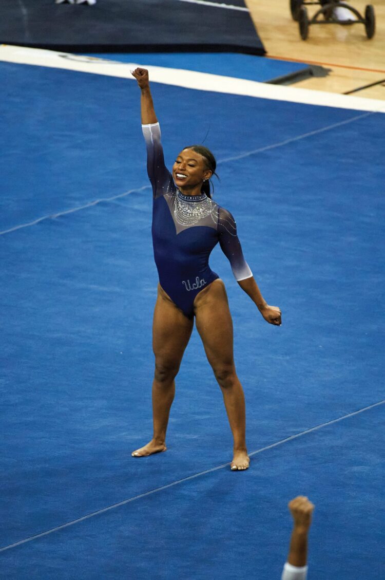 nia dennis feet scaled