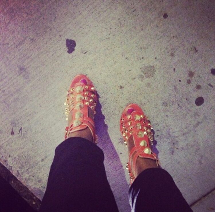 nia renee hill feet 5