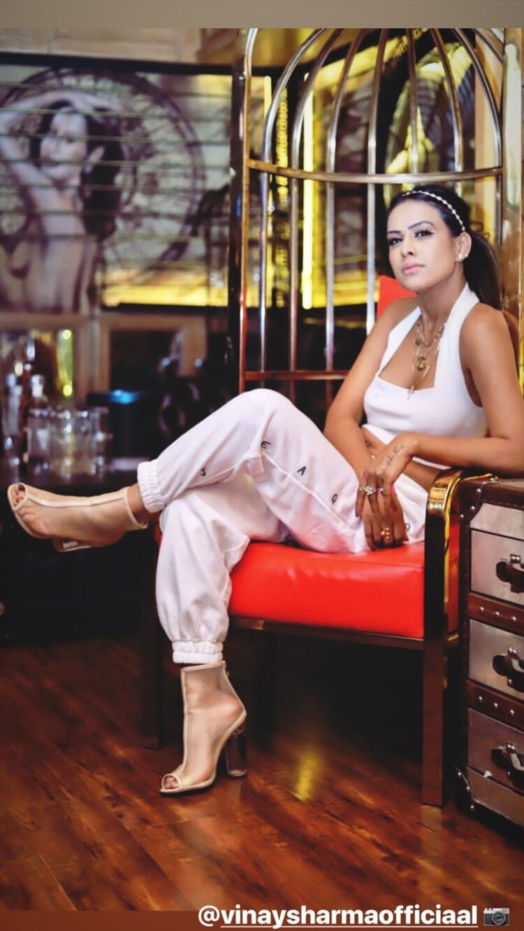 nia sharma feet 5