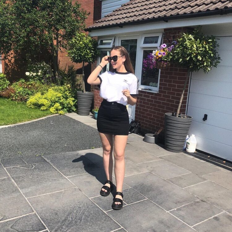 niamh blackshaw feet 4