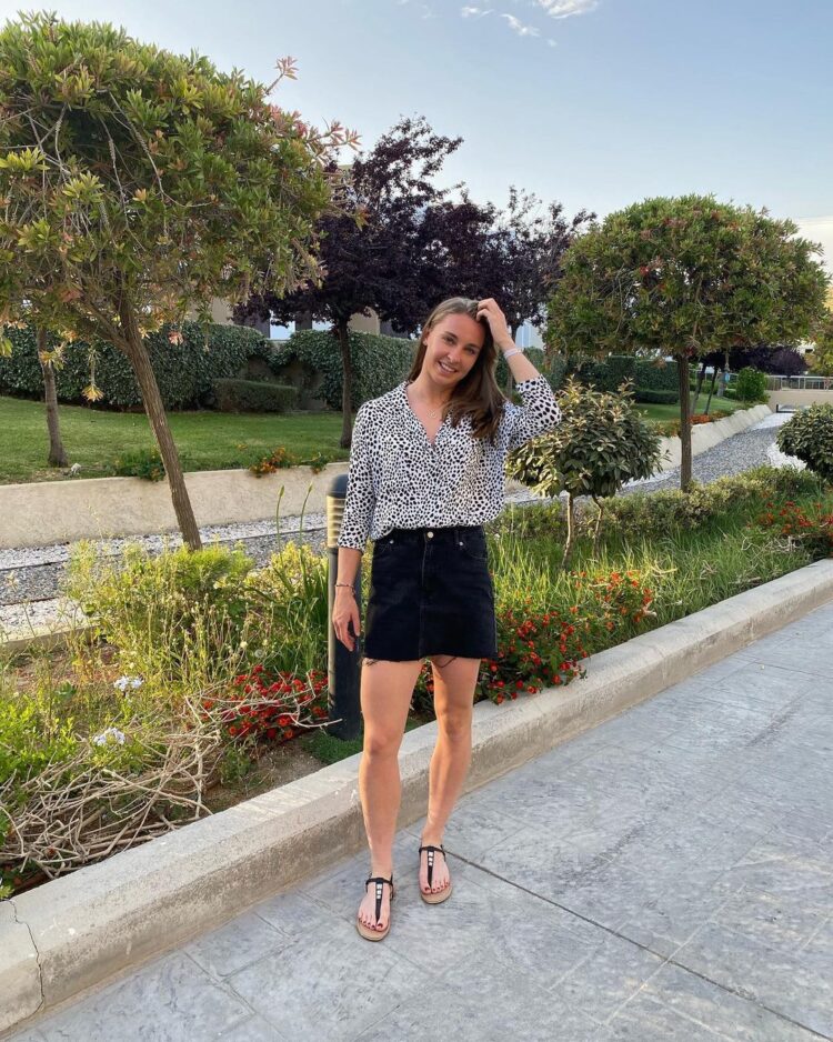 niamh charles feet 1