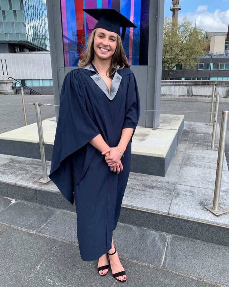 niamh charles feet 2