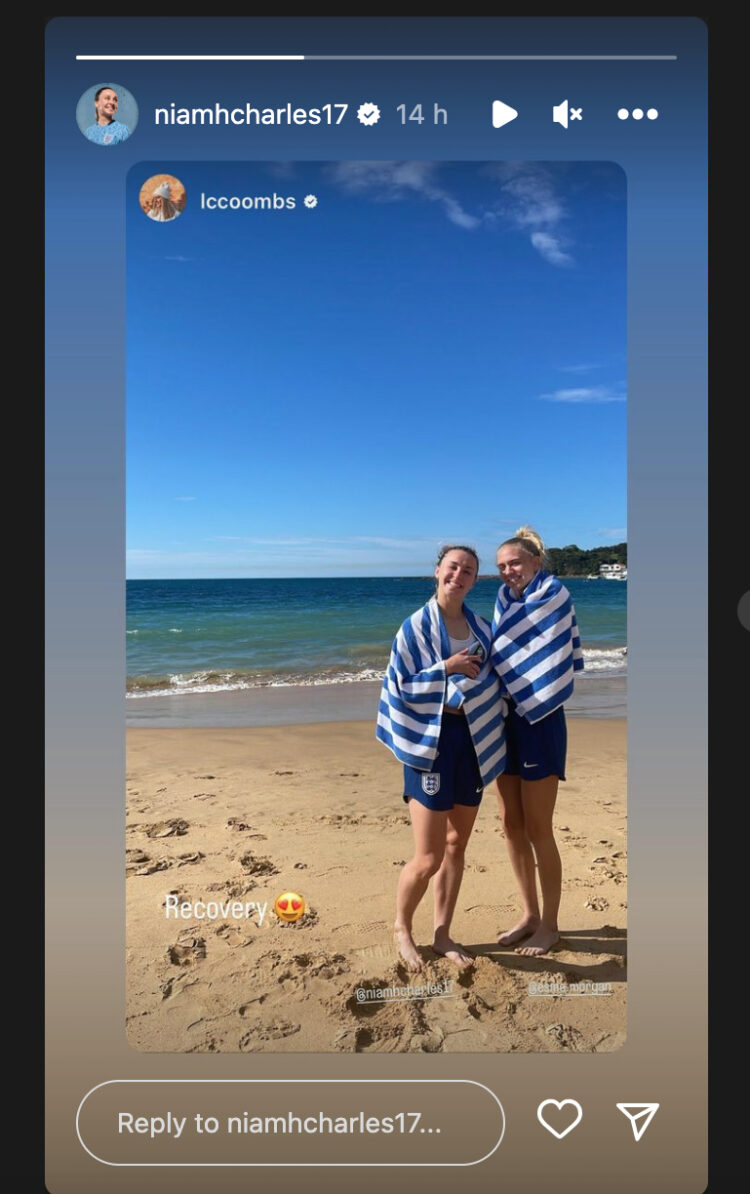 niamh charles feet 4