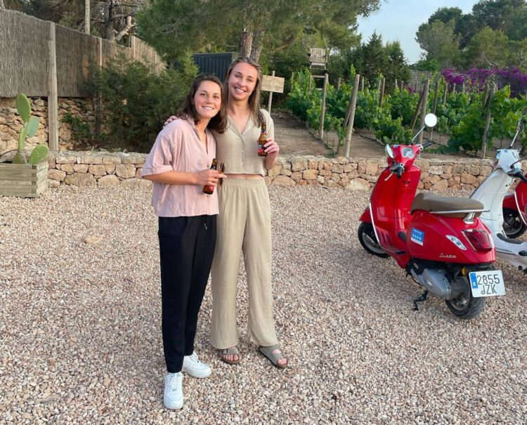 niamh charles feet 5