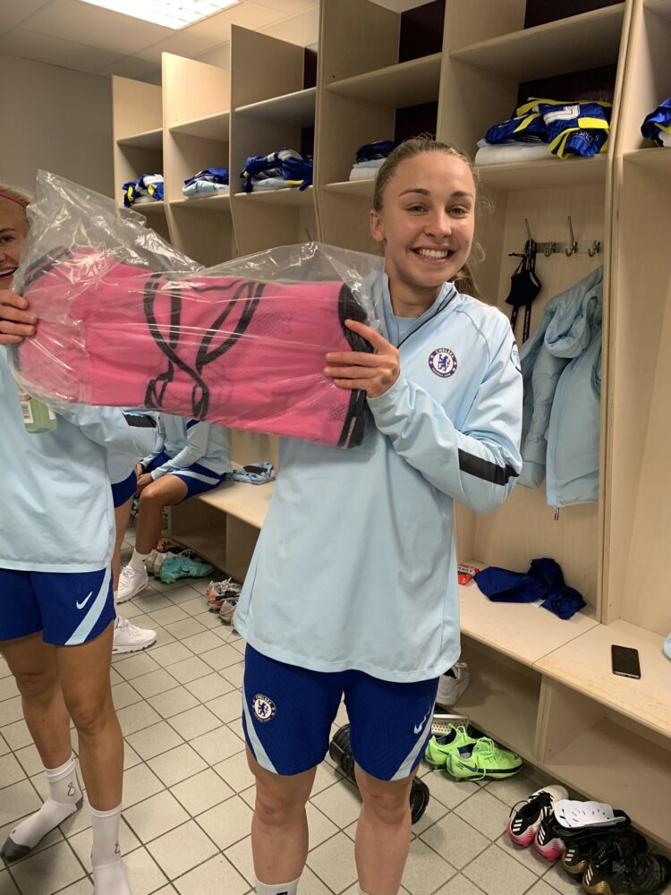 niamh charles feet 6