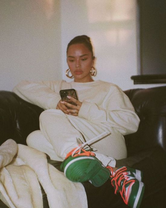 nichara voorjans feet 6