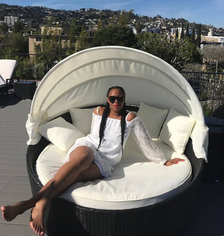 nichelle hines feet 5