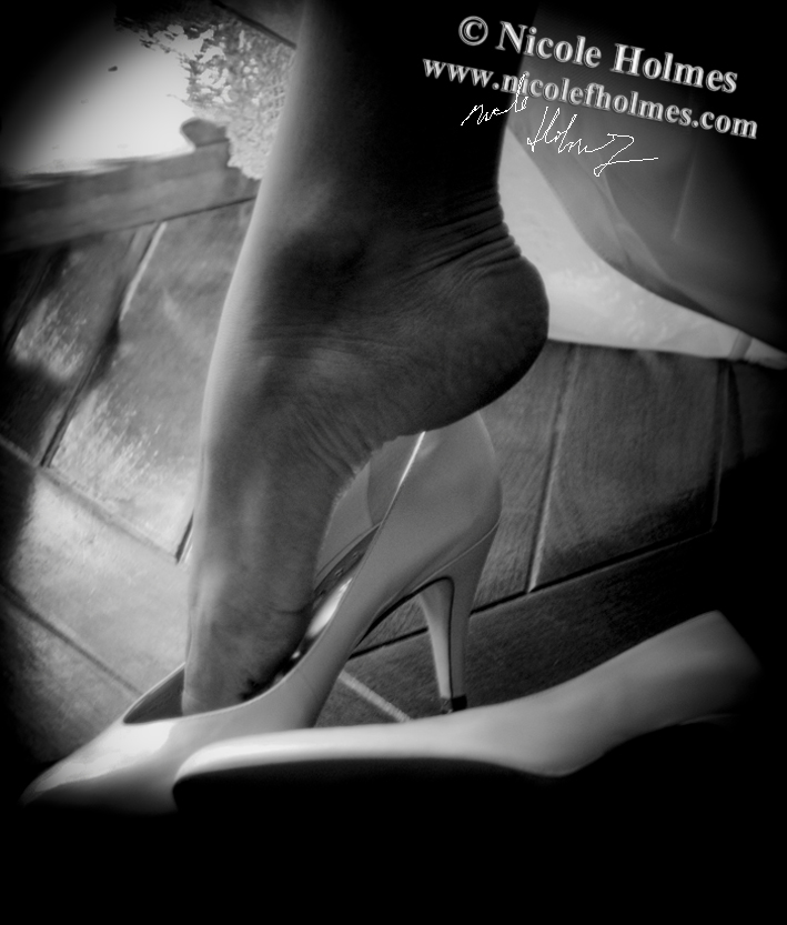 nichole holmes feet 5