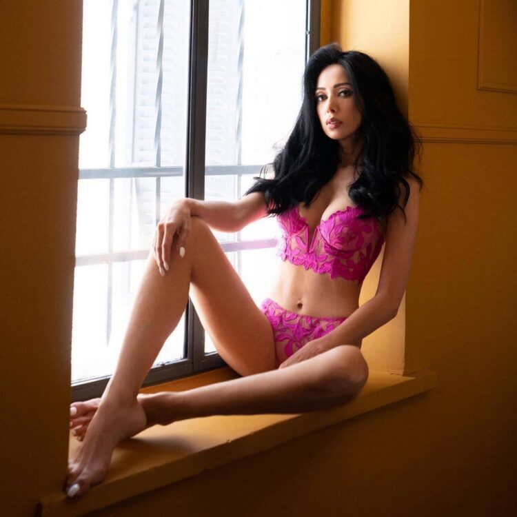 nicol raidman feet 5