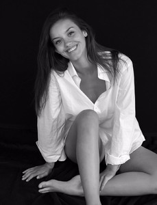 nicola cavanis feet 2