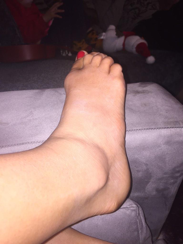 nicola mclean feet 1