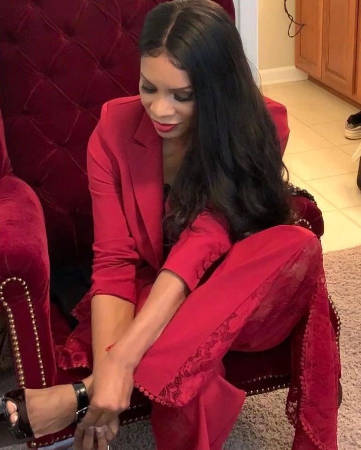 nicole c. mullen feet 6