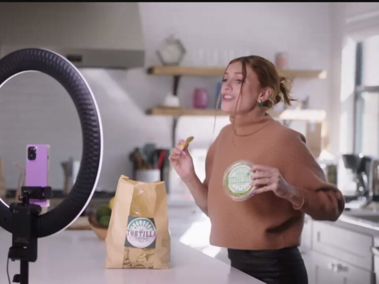 nicole dubois feet 5