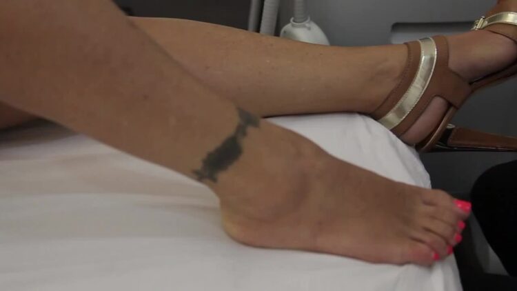 nicole eggert feet 3