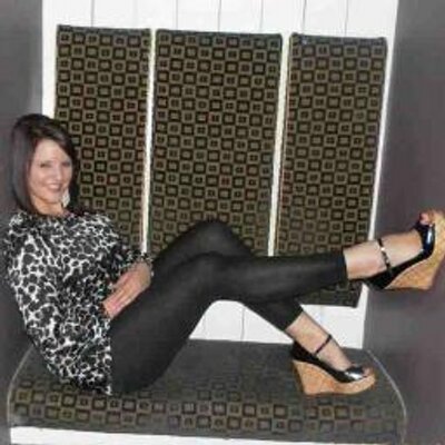 nicole louise feet 5