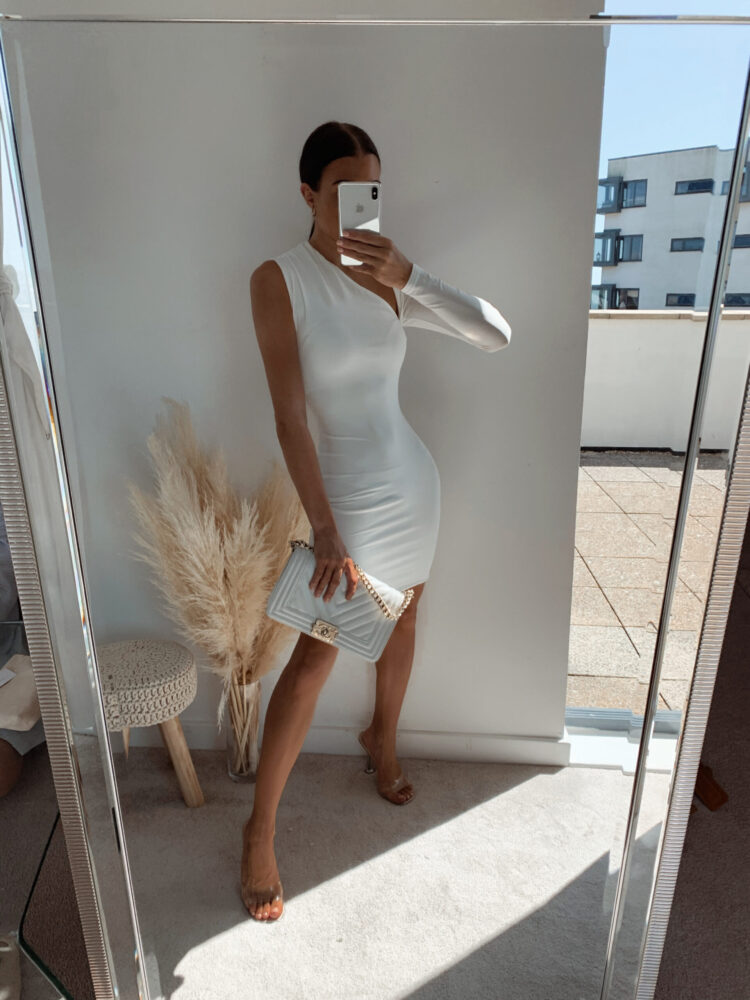 nicole love feet 2 scaled