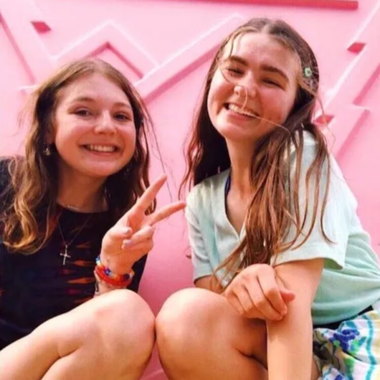 nicole luellen feet 4