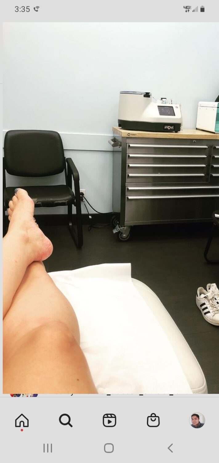 nicole oliver feet 5