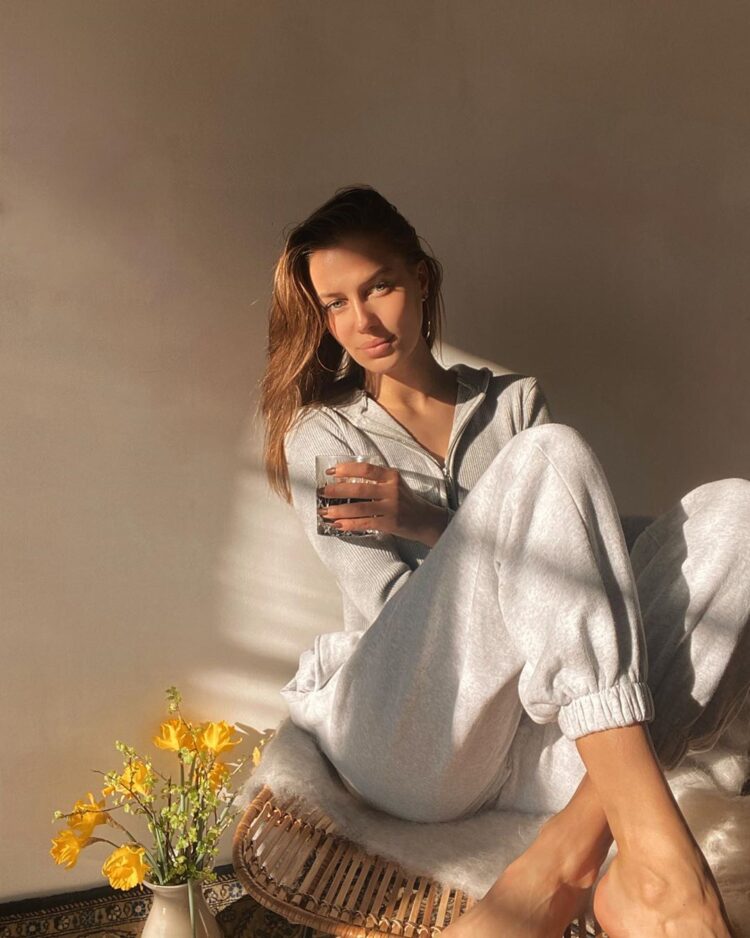 nicole poturalski feet