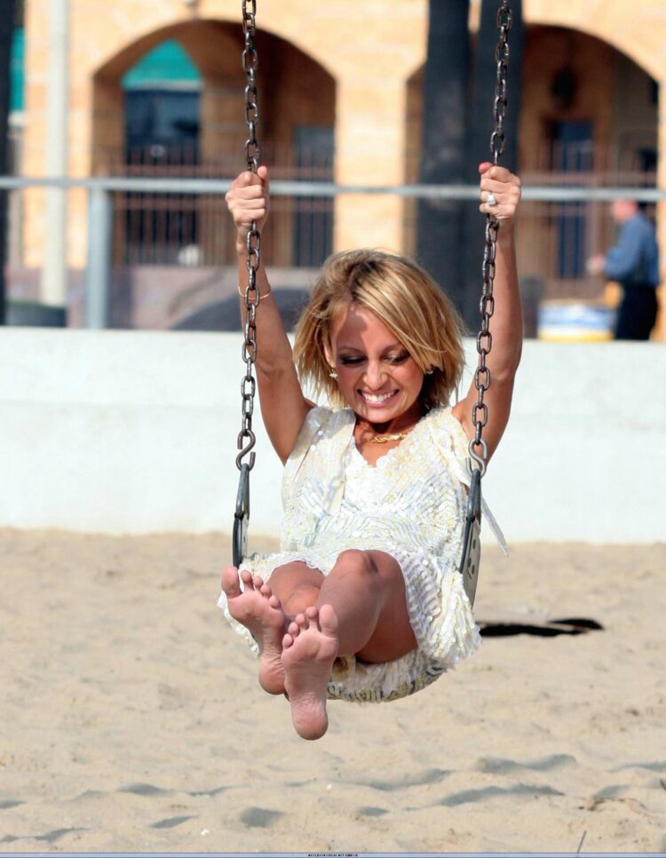 nicole richie feet 5