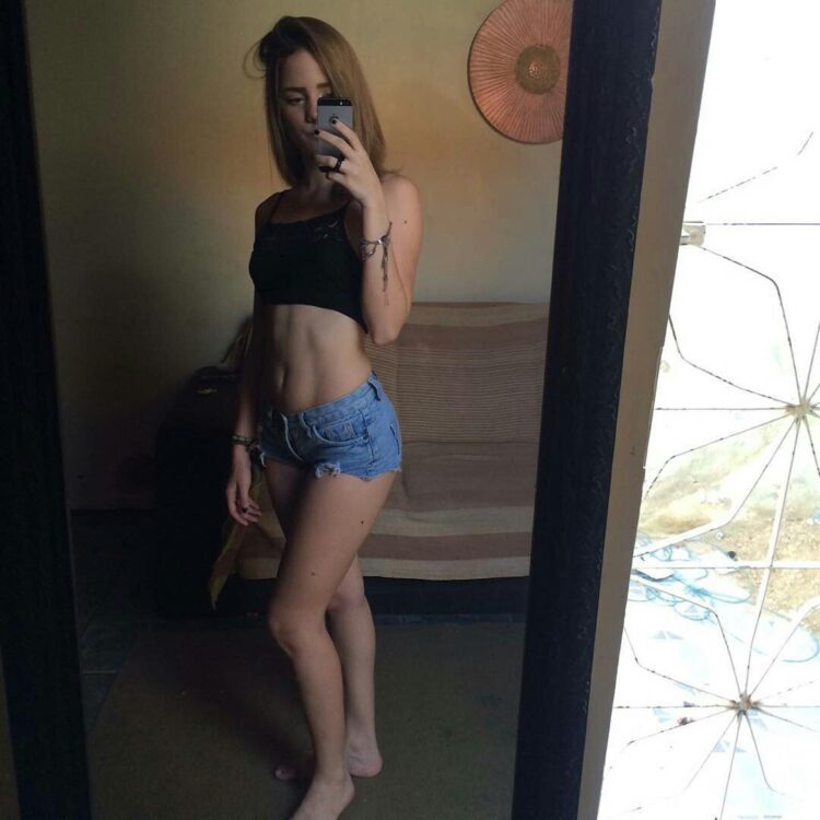 nicole rodrigues feet 1