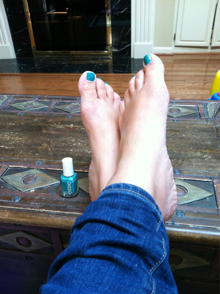nicole rossi feet 5