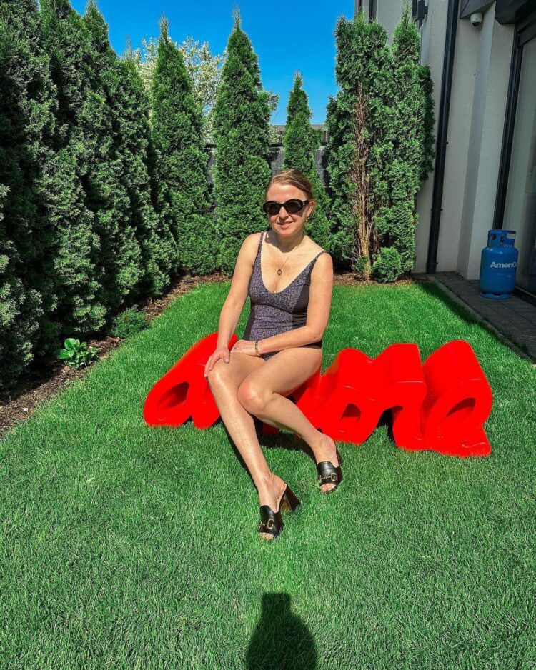 nicole sochacki wojcicka feet