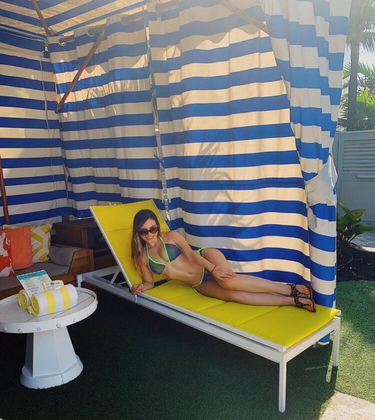 nicole victoria feet 5