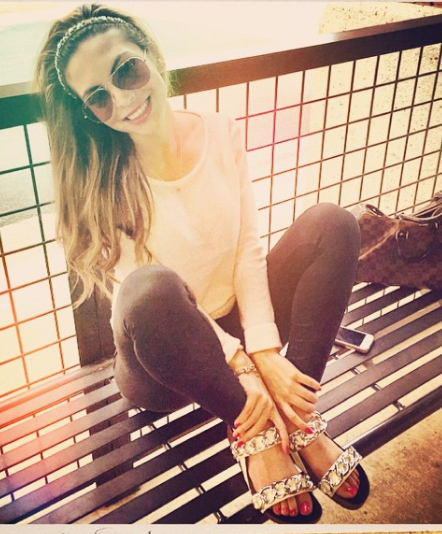 nicole victoria feet