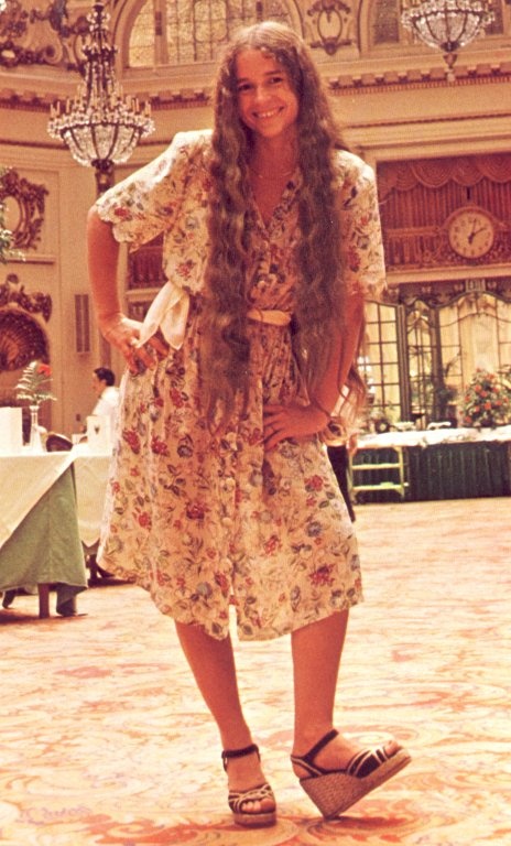 nicolette larson feet 1