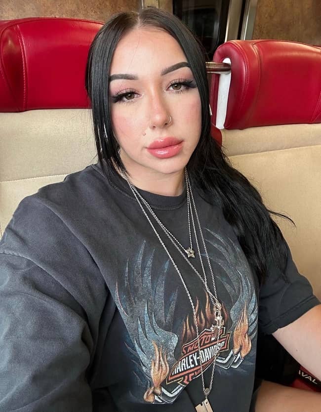 nicolette waltzer feet 2