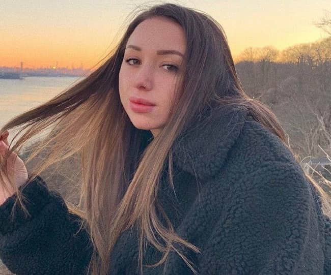 nicolette waltzer feet 5