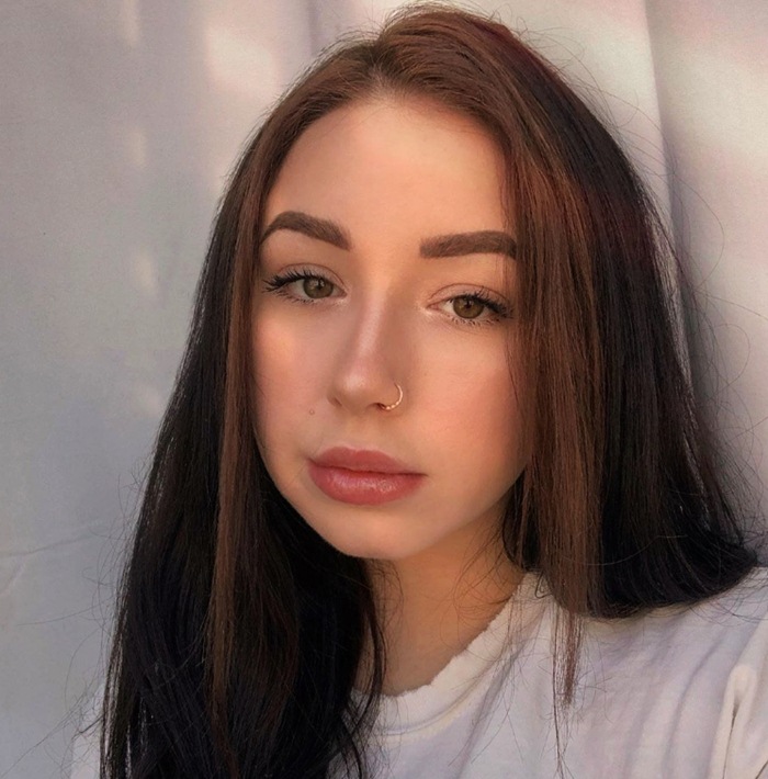 nicolette waltzer feet