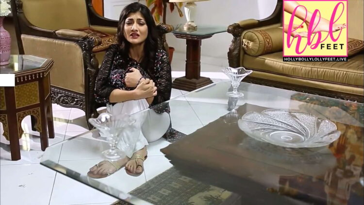 nida khan feet 2