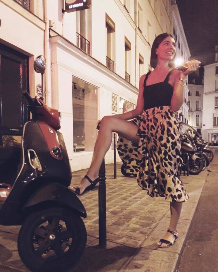 nida khurshid feet 2