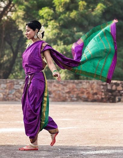 nidhi mohan kamal feet 5