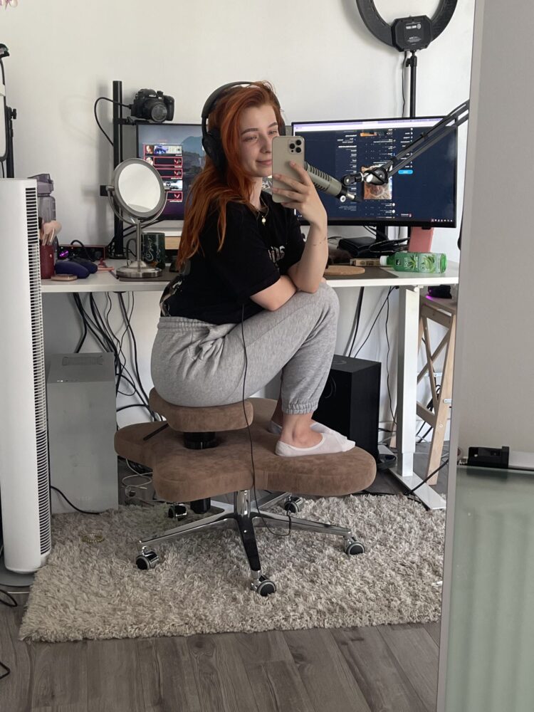 nieuczesana feet 2 scaled