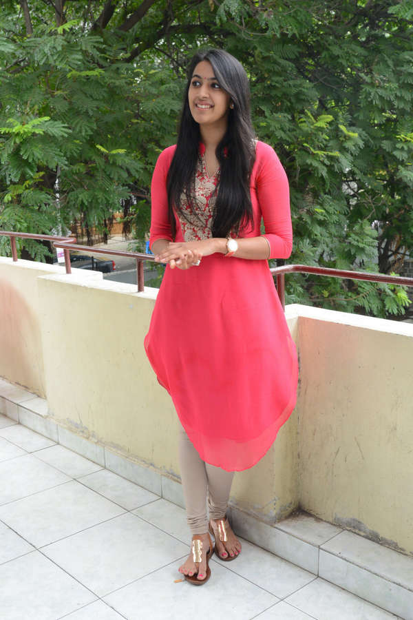 niharika konidela feet 4