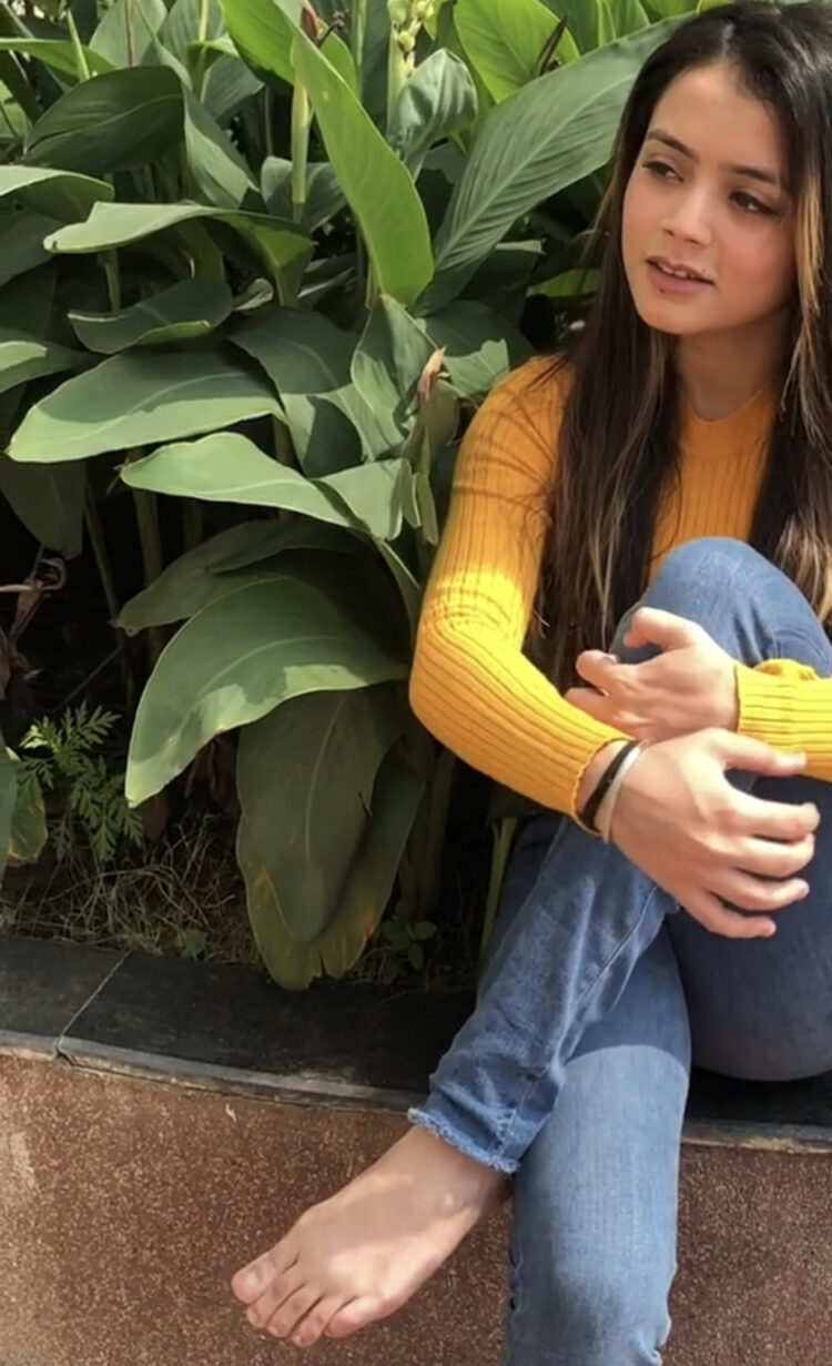 niharika tiwari feet