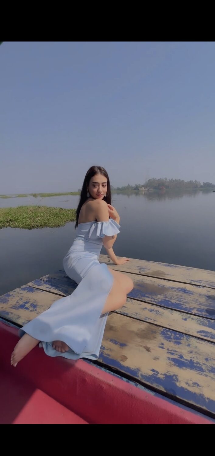 nikeet dhillon feet 2