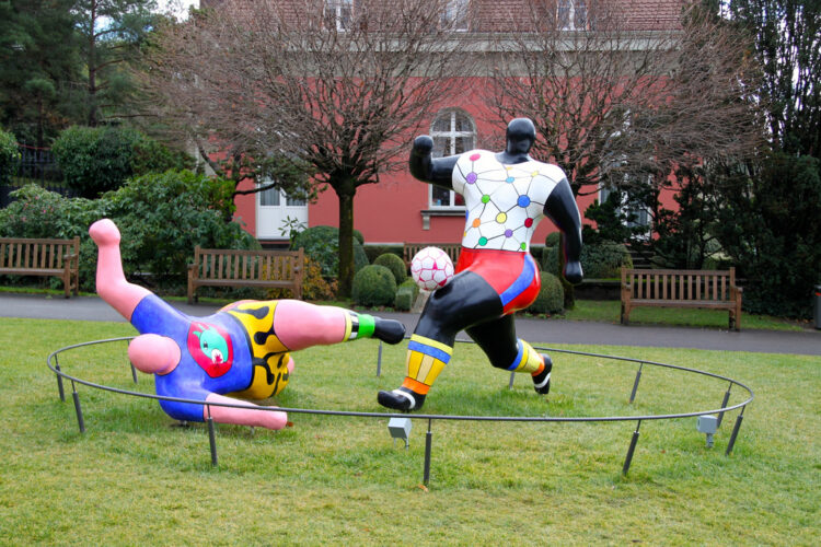 niki de saint phalle feet 3