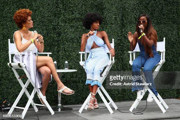 nikia phoenix feet 4