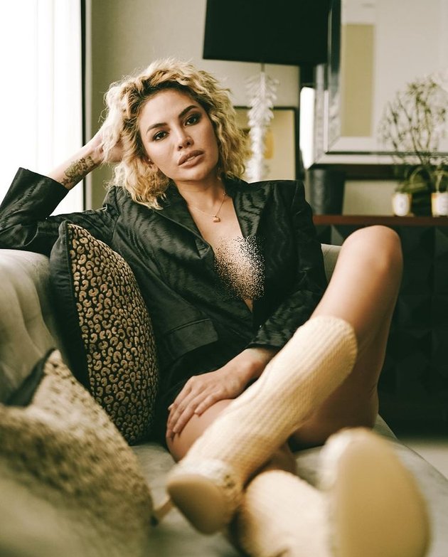 nikita mirzani feet 2